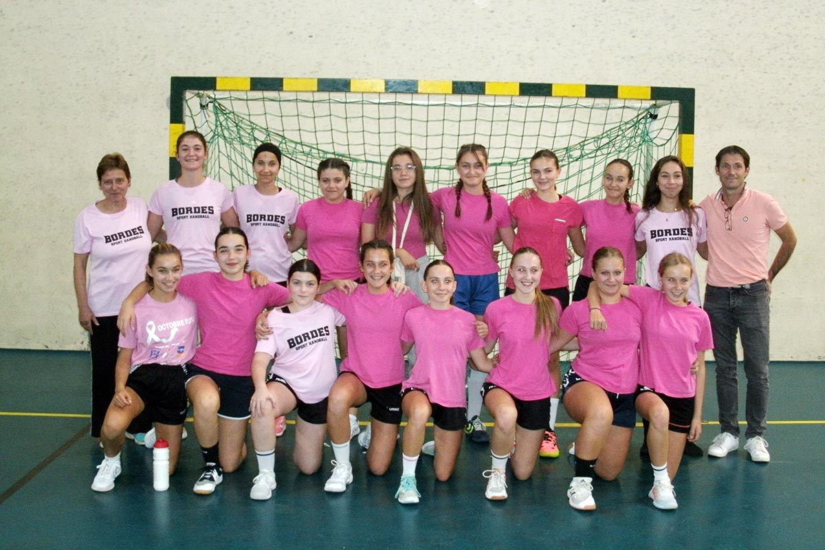 Octobre rose 2022- Les joueuse de 15 à 18 ans du Bordes Sport Handball